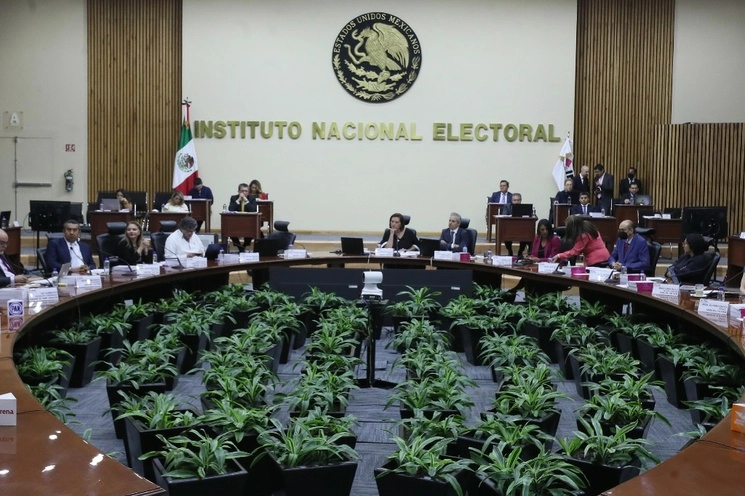 La reforma electoral, que modificaba funciones del INE, fue invalidada por la SCJN. Foto José Antonio López/Archivo