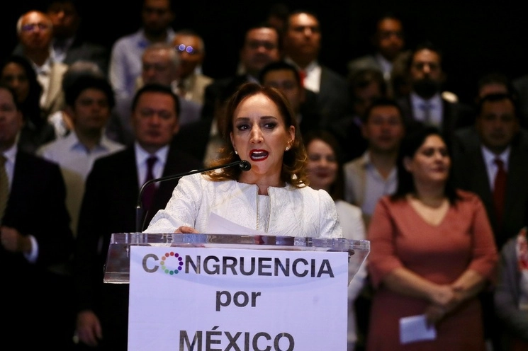 Claudia Ruiz Massieu, ayer lunes 3 de julio, al dar conocer su renuncia al PRI y la formación del partido, Congruencia por México. Foto Roberto Garcia Ortiz 