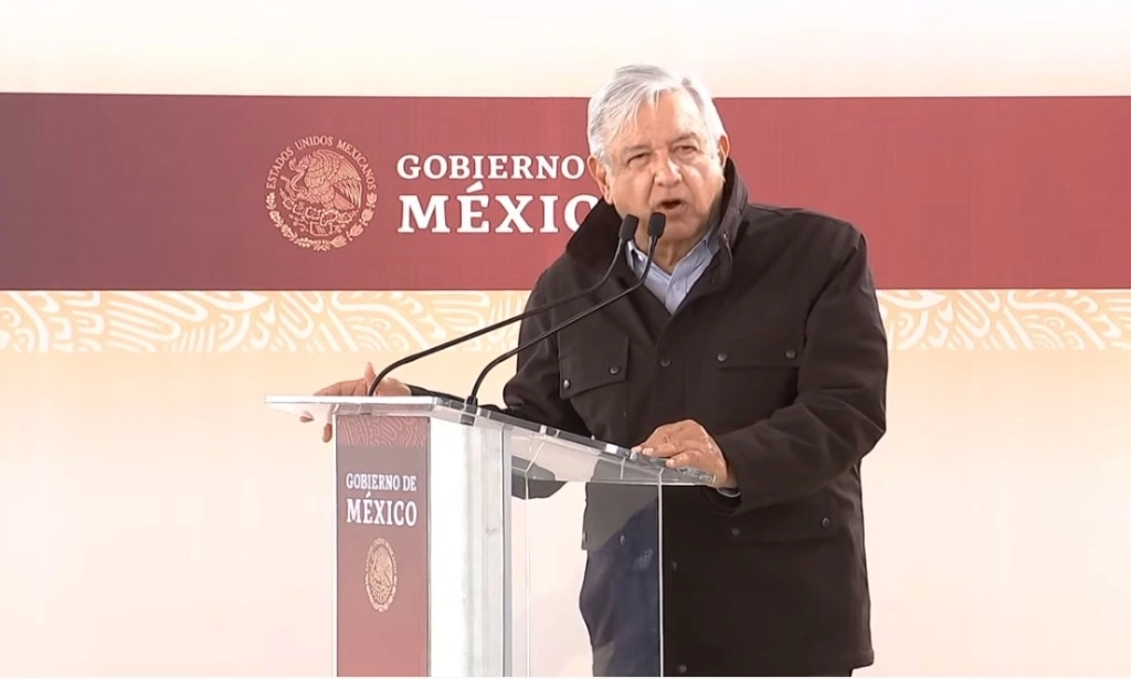 "Es de dominio público que tenemos diferencias con el gobierno del estado", aseguró el presidente Andrés Manuel López Obrador en un breve discurso. Imagen tomada de la conferencia presidencial en YouTube