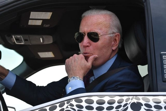 El presidente estadunidense Joe Biden durante un evento con la marca de autos Ford. Foto Afp