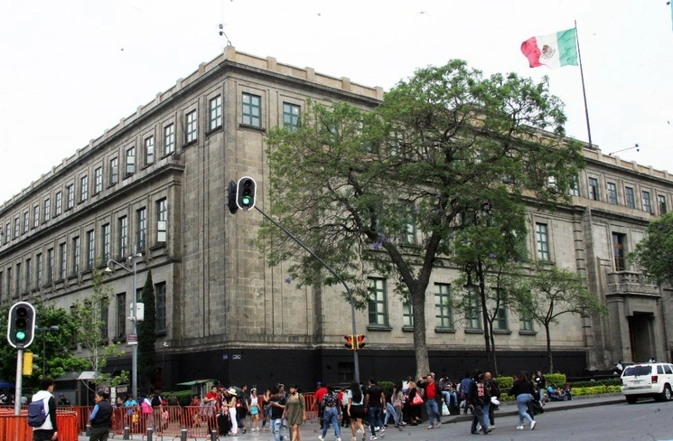Edificio de la Suprema Corte de Justicia de la Nación, en el Zócalo capitalino. Foto Roberto García Rivas / Archivo  