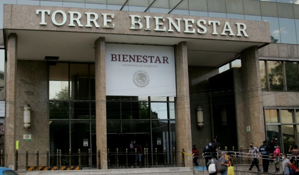 Empresas señalan falta de transparencia en la contratación de servicios de limpieza para la Secretaría del Bienestar. Foto Roberto García/Archivo