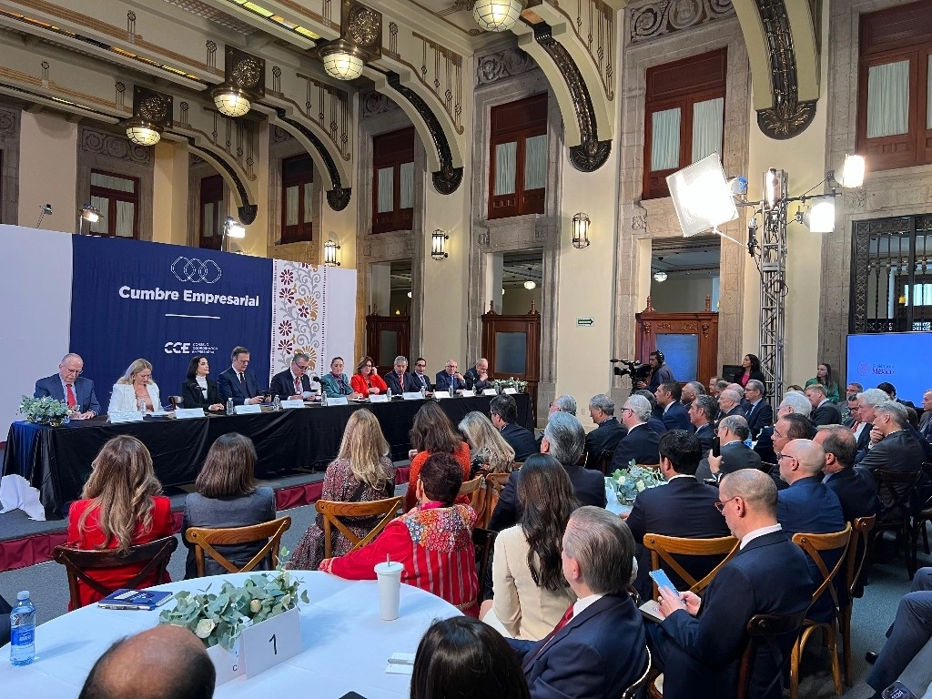 Este martes se celebró un encuentro entre altos empresarios de México y EU con la presidenta Claudia Sheinbaum. Foto @Concanaco