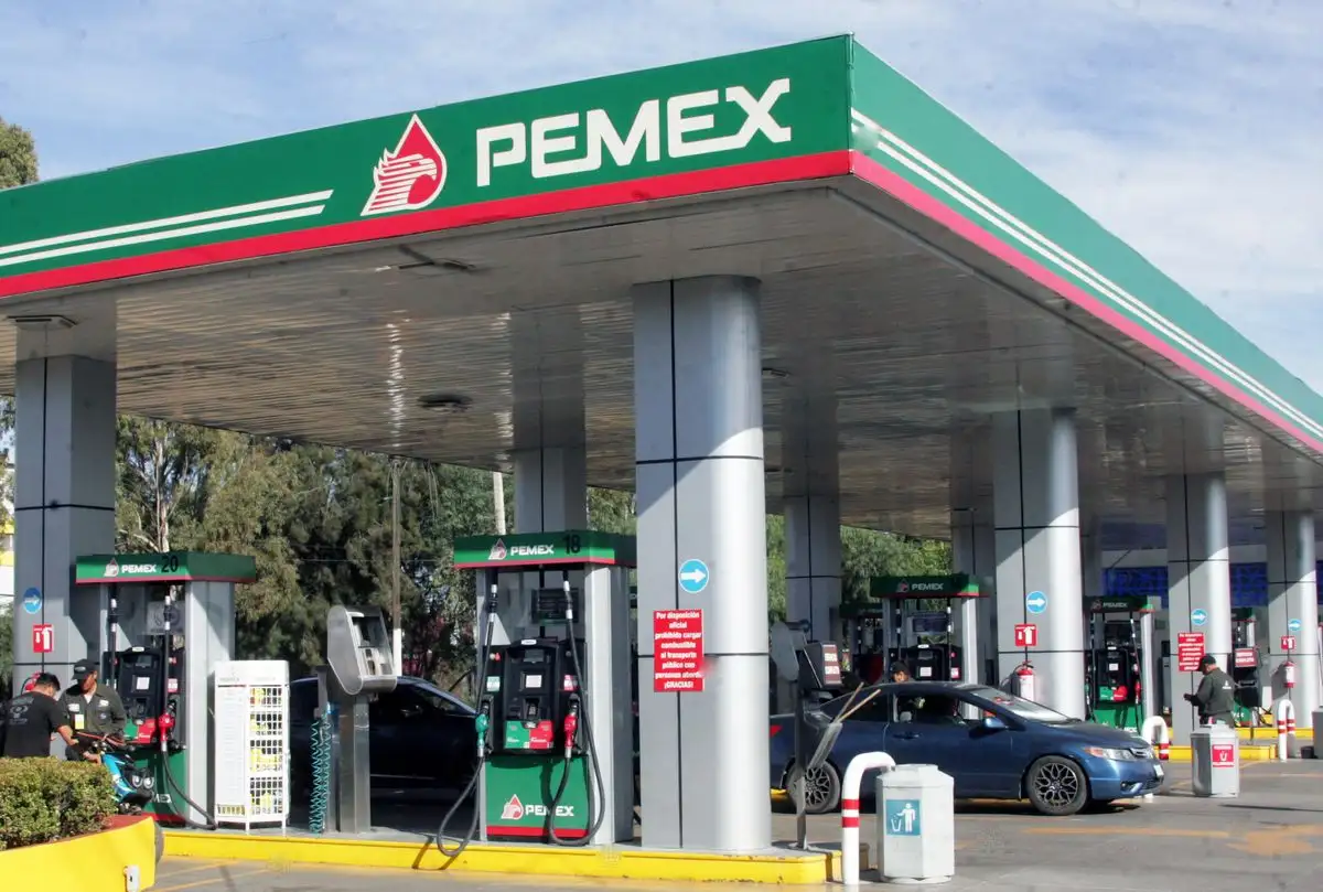 La transformación productiva de Pemex se sustenta en una estrategia que garantice la producción estable de 1.8 millones de barriles diarios de hidrocarburos líquidos, explicó Luz Elena González Escobar, titular de Sener. 