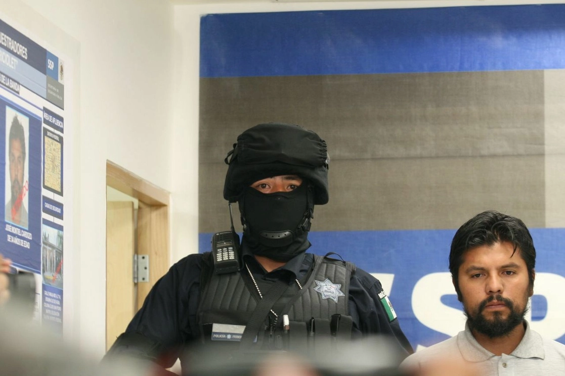 En 2009 José Montiel Cardozo fue presentado junto con otro sujeto, como presuntos secuestradores de la banda de 'Los Petriciolet'. Foto Cuartoscuro / archivo