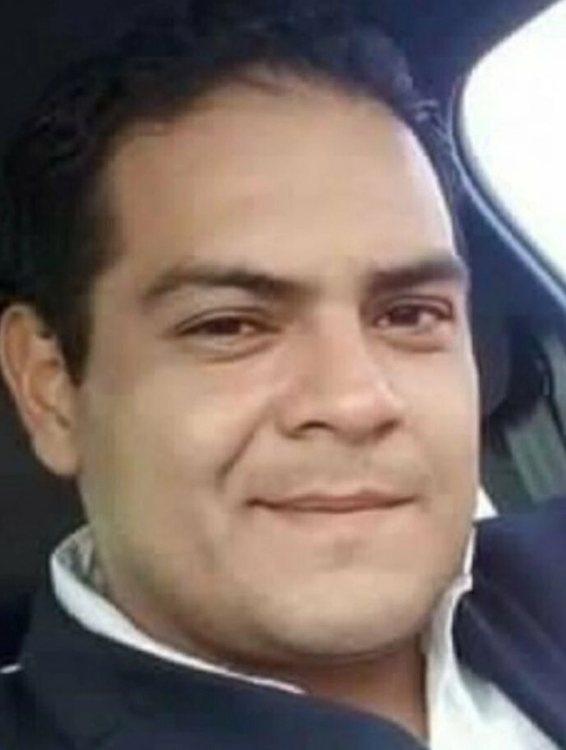 Los padres del estudiante, Maureen Amaro y el doctor Héctor Hugo Carbajal Aguilar, asistieron a la audiencia pública en la cual se dictó sentencia condenatoria del imputado. Foto tomada de redes sociales