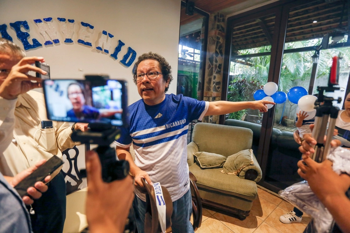 La Fiscalía pedía para el periodista 15 años de cárcel y mientras que a la otra condenada, Flores de Alemán -esposa del expresidente nicaragüense- 8 años. Foto Ap