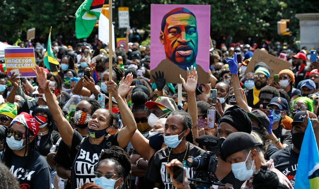 Protesta antirracista en Brooklyn, Nueva York. Foto Ap/Archivo