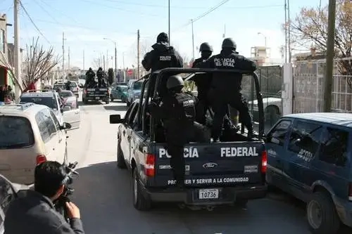 Elementos de la Policía Federal durante un operativo. Foto Rubén García / archivo