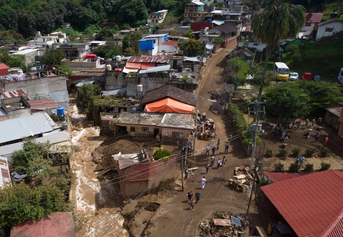 Daños en Huauchinango, Puebla, por las intensas lluvias. Imagen del 21 de octubre de 2025. Foto 