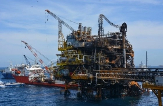 Hasta ahora se tiene el reporte de tres trabajadores de las plataformas de Pemex contagiados de Covid-19. Foto Cuarstoscuro