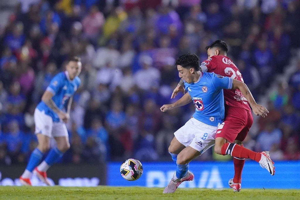 A los celestes les costó trabajo encontrar la estrategia para reponerse y cuando se perfilaban hacia un descalabro, encontraron la clave para salvarse. Foto tomada de X @CruzAzul.