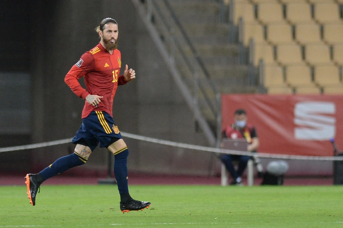 El Real Madrid no ha informado cuánto tiempo se mantendrá Ramos sin actividad por este nuevo problema, pero medios sugieren que será hasta un mes. Foto Afp