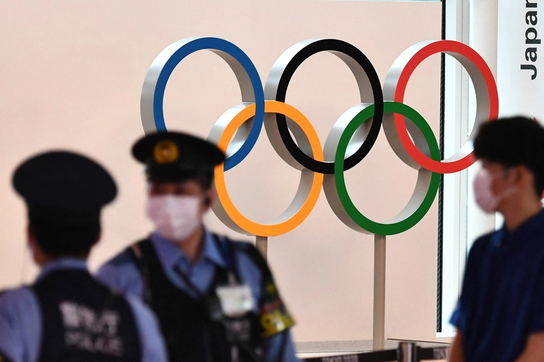 El incremento de casos de Covid-19 en Tokio alcanzó su punto más alto en dos meses, lo cual casi garantiza que el gobierno de Japón declarará un nuevo estado de emergencia a partir de la próxima semana y que continuará durante los Juegos Olímpicos. En la imagen. la sala de llegadas del Aeropuerto Internacional de Tokio, el 8 de julio de 2021. Foto Afp
