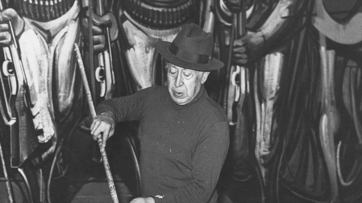 Fotograma de la serie ‘Quién era David Alfaro Siqueiros’, construida de más de 2 mil documentos, pinturas, fotografías y filmaciones que dan cuenta de la vida, el contexto y el proceso artístico del activista. Foto cortesía de Tv UNAM 





