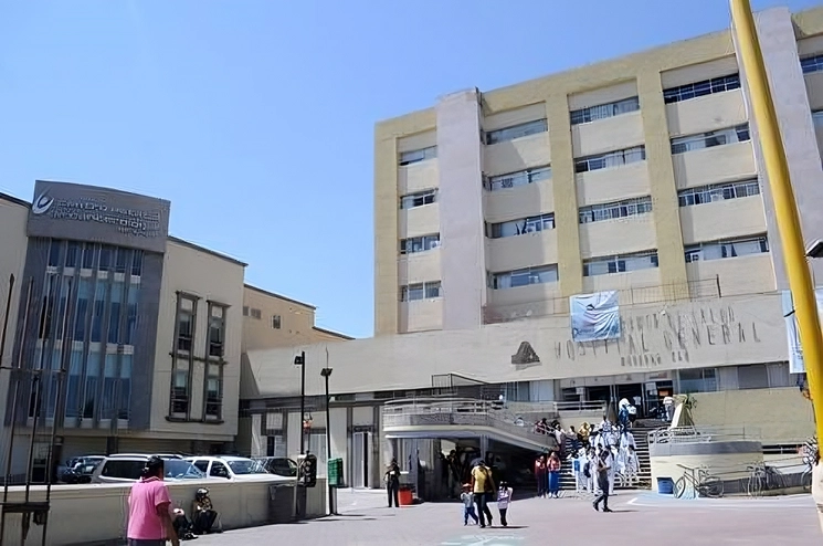 Vista exterior del Hospital General en Durango. Foto Saúl Maldonado / Archivo 