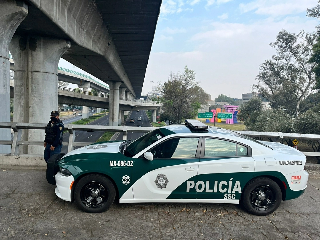 Calles y avenidas principales de la Ciudad de México, como Viaducto Tlalpan y Periférico Sur, lucen vacías en las primeras horas de la Navidad, el 25 de diciembre de 2022. Foto Luis Castillo