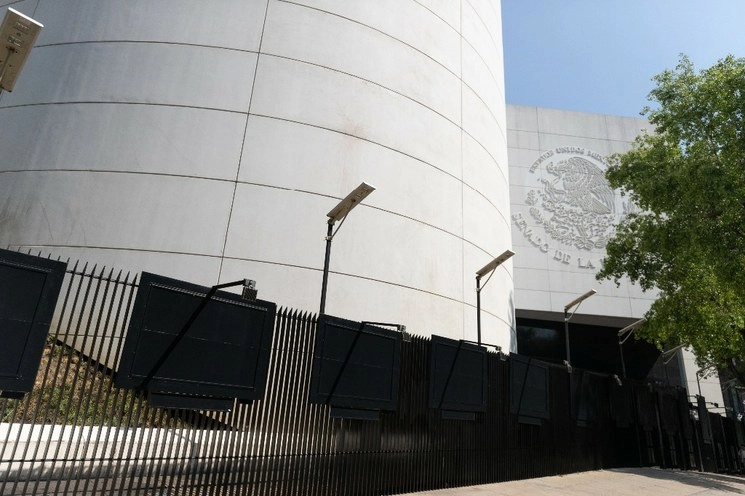 Vista exterior del Senado de la República captada el 13 de marzo de 2020. Foto Pablo Ramos