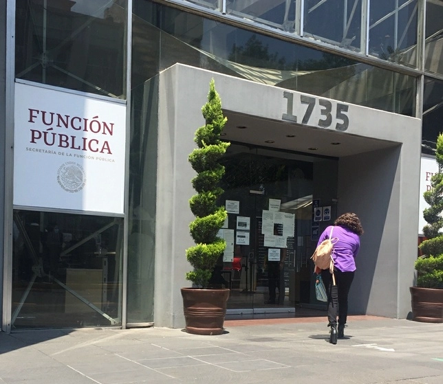 Edificio de la Secretaría de la Función Pública en la capital del país. Foto Guillermo Sologuren / Archivo