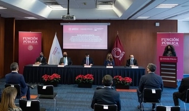 Autoridades de la Función Pública y ANUIES durante la firma del convenio. Foto SFP