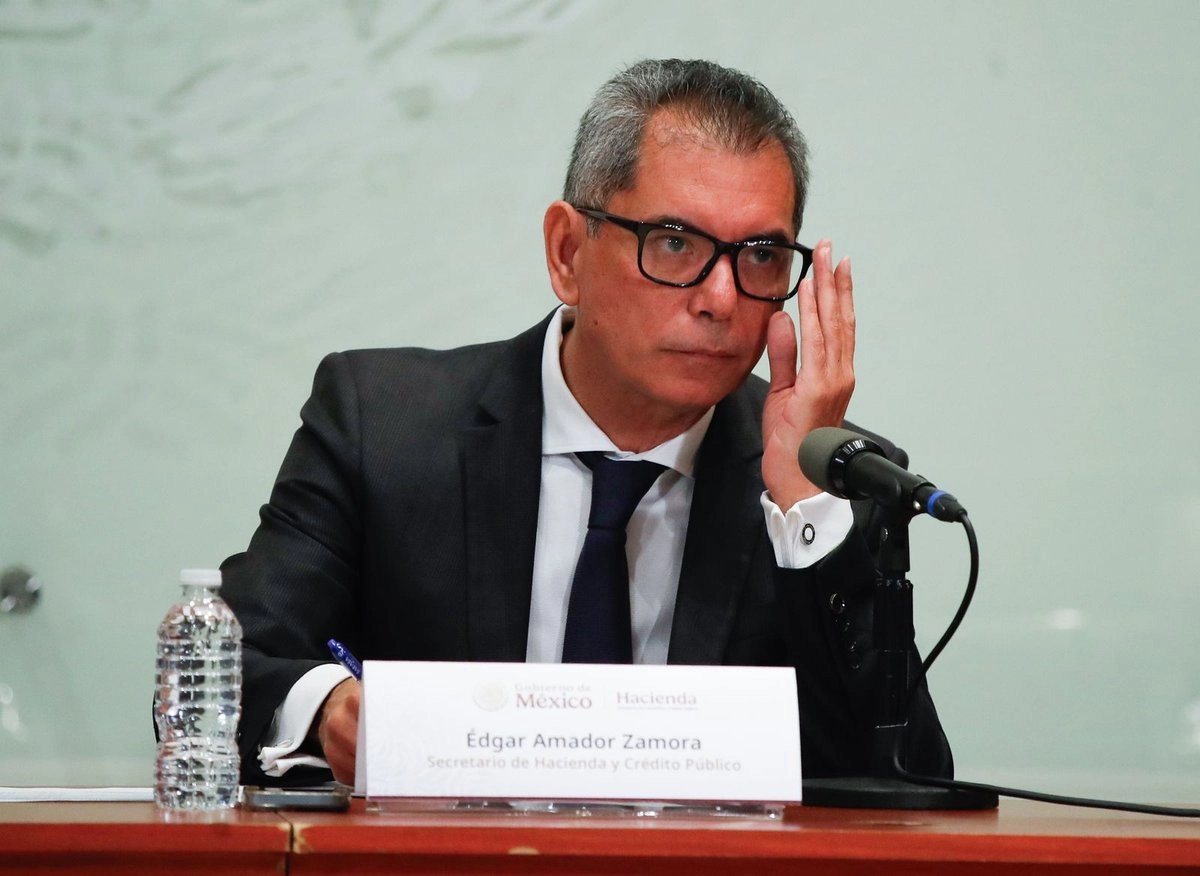 En una conferencia de prensa, el secretario de Hacienda, Edgar Amador, atribuyó el declive trimestral del PIB a un débil desempeño "focalizado" en el sector industrial y descartó una caída generalizada de la economía.


