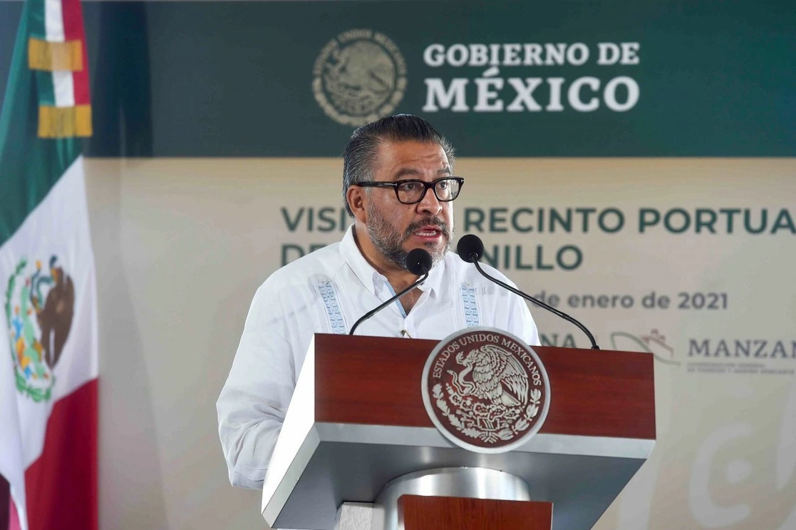 El administrador general de Aduanas, Horacio Duarte Olivares, durante la visita del presidente Andrés Manuel López Obrador al Recinto Portuario de Manzanillo, en Colima, el 10 de enero de 2021. Foto Cuartoscuro