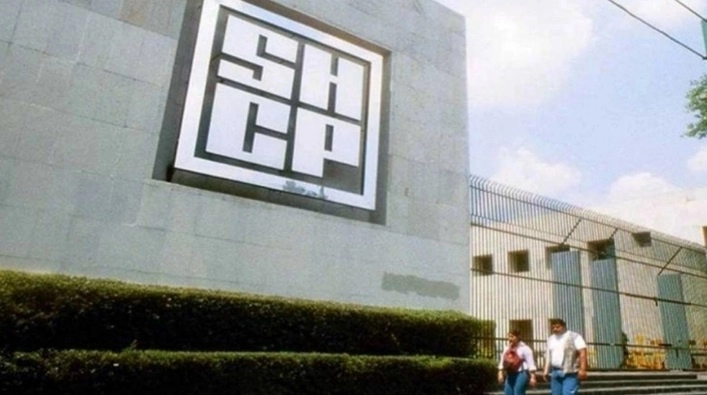En comunicado, la dependencia detalló que la operación consistió en refinanciar 33 mil 403 millones de pesos de los vencimientos programados para 2024. Foto La Jornada / archivo