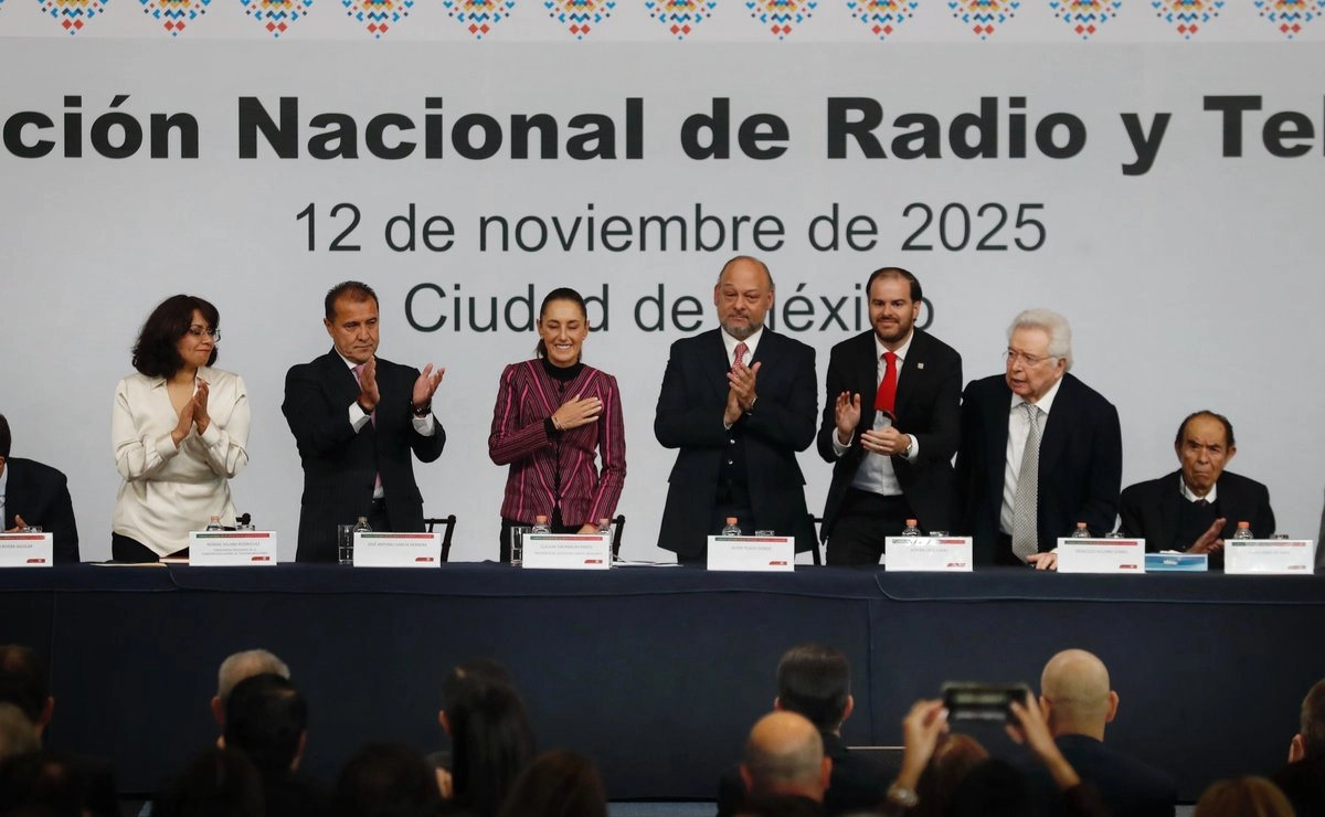 La mandataria pidió ayer a concesionarios de radio y tv debatir sobre tiempos de partidos en los medios.