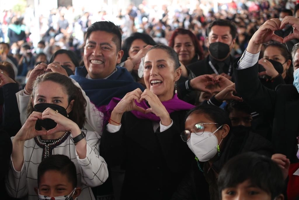 La jefa de Gobierno de la Ciudad de México, Claudia Sheinbaum, encabeza la ceremonia del inicio del ciclo escolar 2022-2023 en la escuela Primaria “Benito Juárez”, en la colonia Roma Sur, el 29 de agosto de 2022. Foto María Luisa Severiano