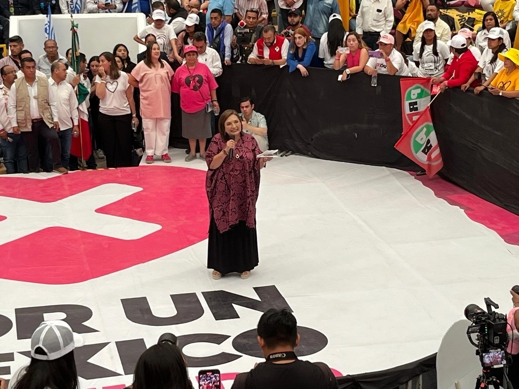 La candidata presidencial de la oposición, Xóchitl Gálvez, encabezó esta mañana una concentración en Pachuca, Hidalgo. Foto Néstor Jiménez