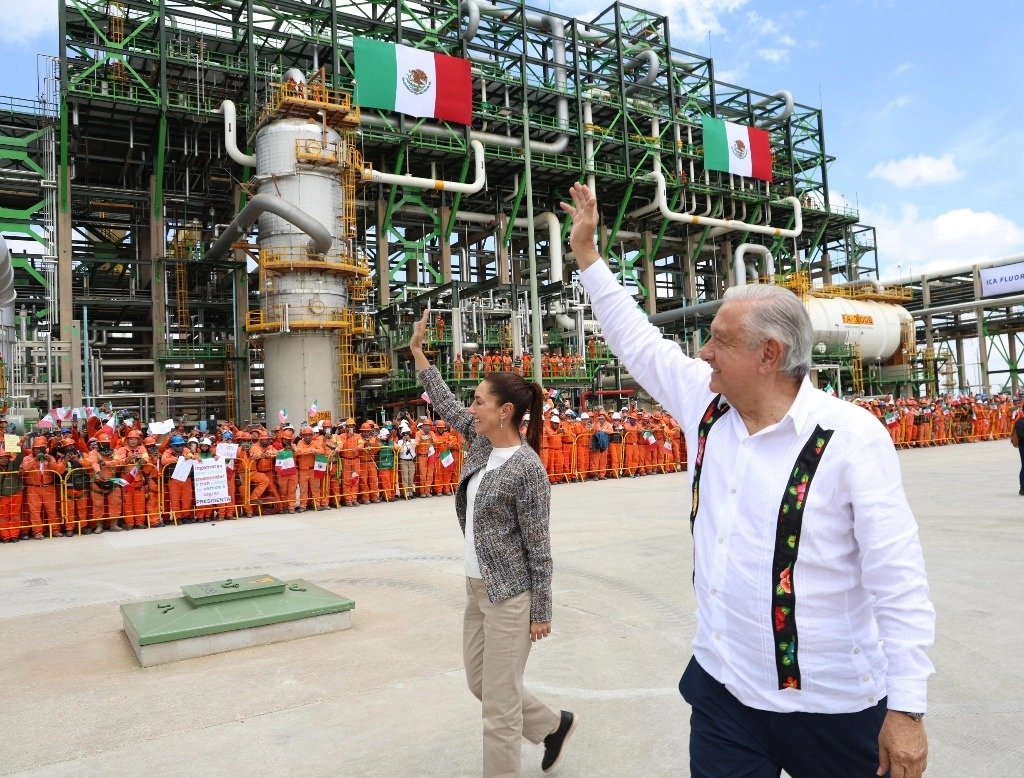 Claudia Sheinbaum y López Obrador supervisaron las obras de infraestructura hidráulica en Tula. Foto ‘La Jornada’