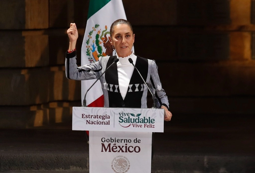 La presidenta de México, Claudia Sheinbaum encabezó el evento “Estrategia Nacional, Vida Saludable, Vida Feliz”, en el Patio central de la SEP, en la Ciudad de México, el 25 de febrero de 2025. Foto Cristina Rodríguez