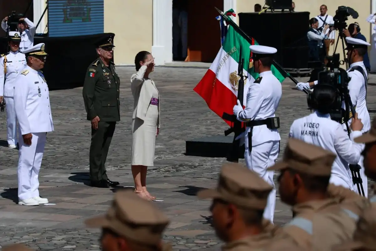 La presidenta Claudia Sheinbaum celebra el Bicentenario de la Consolidación de la Independencia en la Mar, en San Juan de Ulúa, Veracruz, el 23 de noviembre de 2025. 