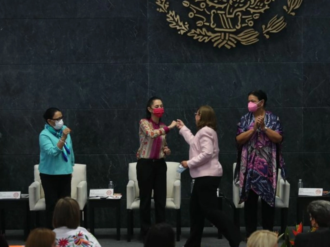 Rosa Icela Rodríguez, titular de la SSPC; Claudia Sheinbaum, jefa de Gobierno capitalino, y Rocío Nahle, secretaria de Energía; y la presidenta de la Cámara de Diputados, Dulce María Sauri, en el encuentro organizado por Inmujeres, el 26 de agosto de 2021. Foto Yazmín Ortega Cortés
