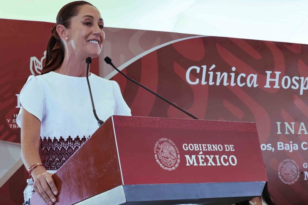 Claudia Shienbaum, virtual presidenta electa, en la gira conjunta con Andrés Manuel López Obrador, en BCS. Foto Presidencia
