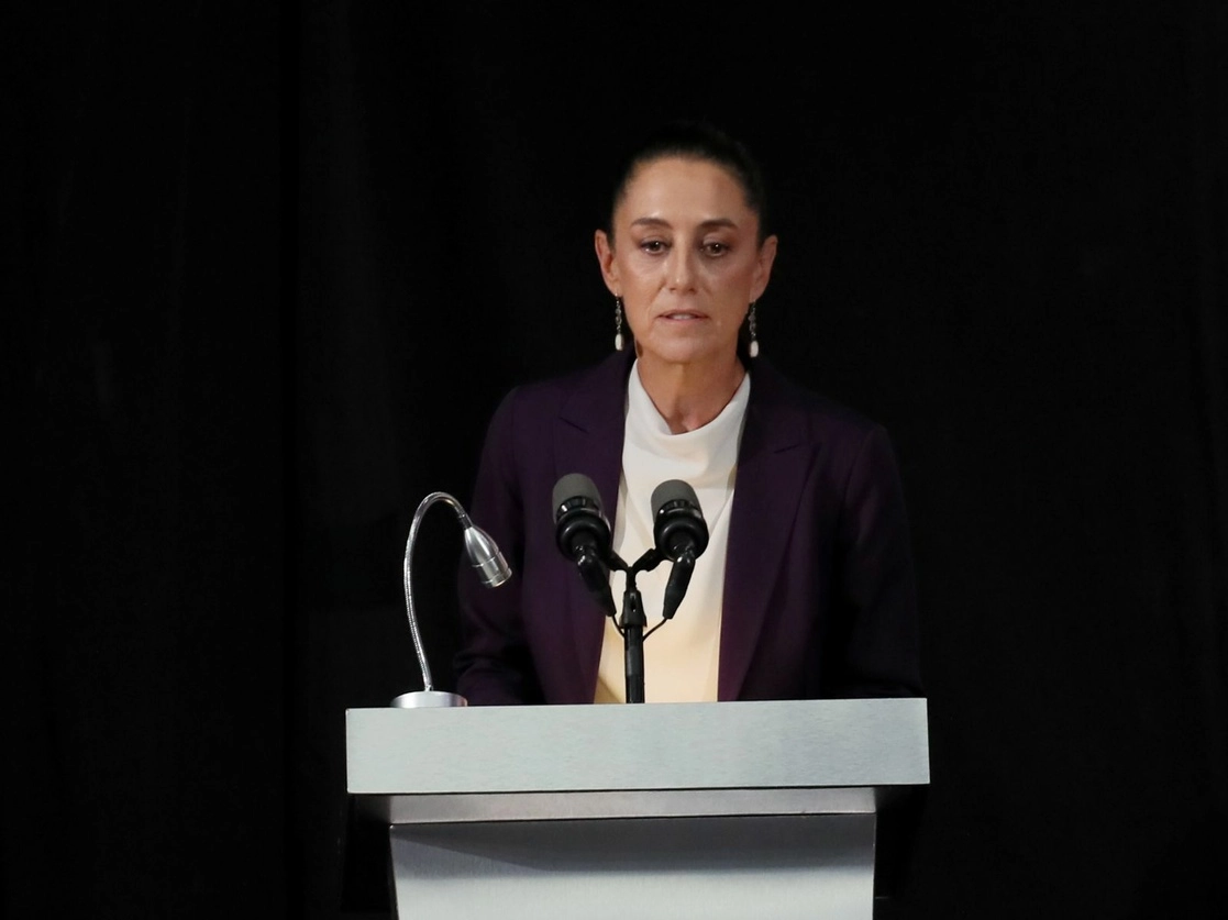 La jefa de Gobierno, Claudia Sheinbaum, detalló que hasta ahora se tienen identificados 62 inmuebles, pero probablemente lleguen a 100 los edificios que se construyeron de manera irregular en la alcaldía gobernada por el PAN. Foto Roberto García Ortiz / Archivo