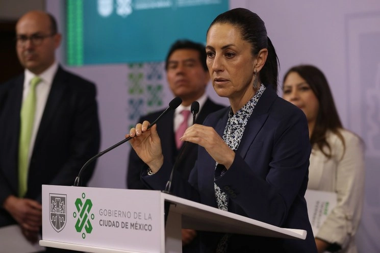 Sheinbaum anunció que este año los senderos serán "en toda la Calzada Zaragoza y todo Ermita Iztapalapa". Foto José Antonio López