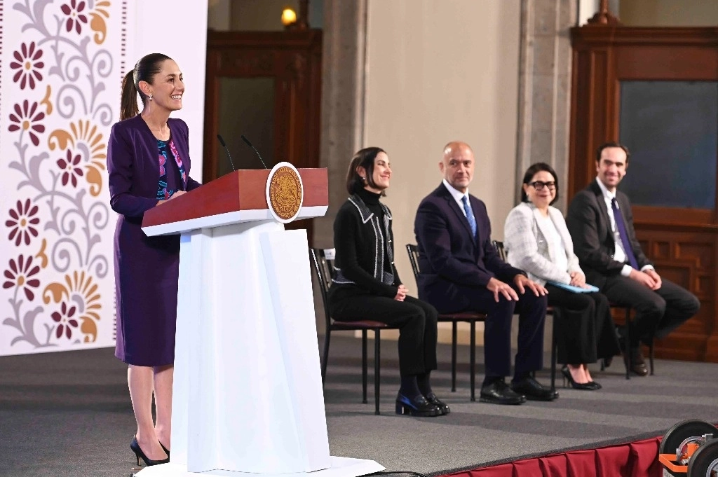 La presidenta Claudia Sheinbaum Pardo anunció que especialistas explicarán hoy los argumentos legales que validan la enmienda, incluso si “se requiere alguna modificación posterior”. Foto Presidencia 