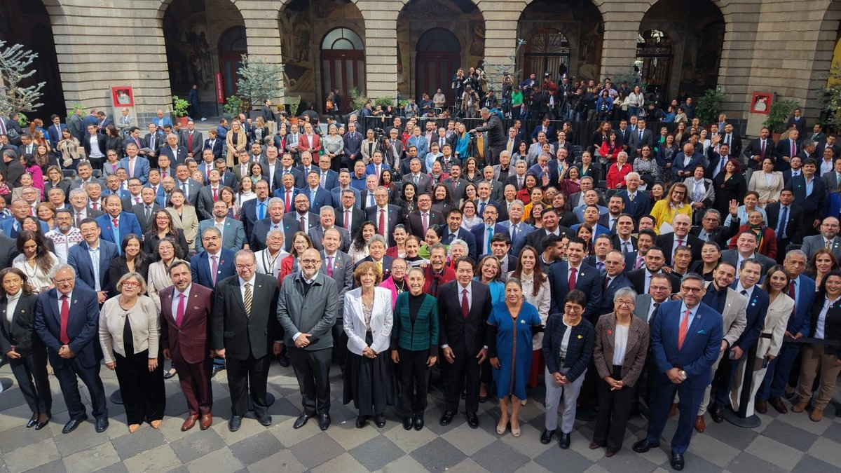 La Jornada - Sheinbaum pide a universidades dejar atrás los privilegios  para ampliar la matrícula