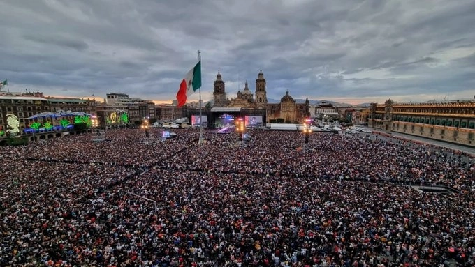 Ya no se permitirá el acceso a la plancha del Zócalo, anunció la jefa de gobierno. Foto de su cuenta de twitter