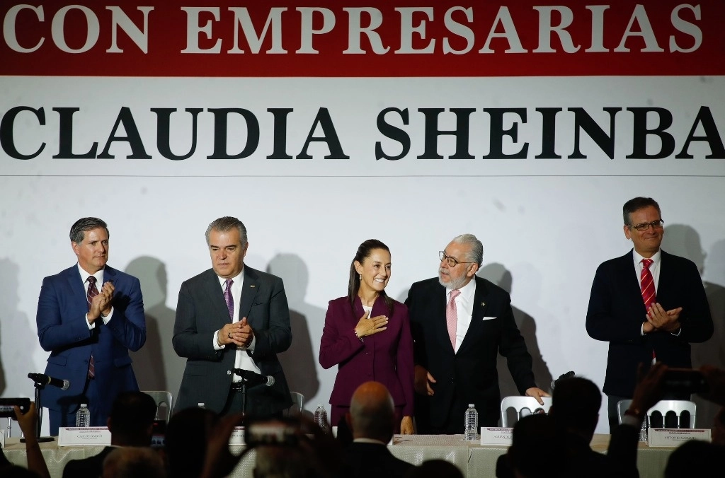 Claudia Sheinbaum, candidata a la Presidencia por Morena, se reunió ayer con empresarios. Foto Cristina Rodríguez



