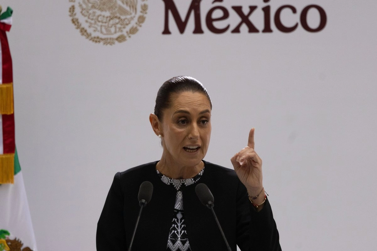 La presidenta Claudia Sheinbaum presentará el Plan Michoacán por la Paz a una semana que Carlos Manzo, alcalde de Uruapan, fuera asesinado durante los festejos del Día de Muertos en la demarcación michoacana. Foto