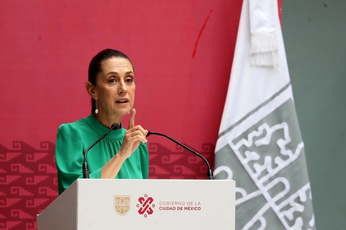 La jefa de Gobierno de la Ciudad de México, Claudia Sheinbaum Pardo, manifestó que la autoridad debe ser tolerante y respetar las tradiciones de las distintas colonias de la capital. Foto Roberto García Ortiz / Archivo