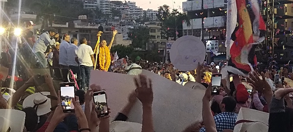 Añadió que “seis años después vamos a continuar con la transformación”. Foto Héctor Briseño


