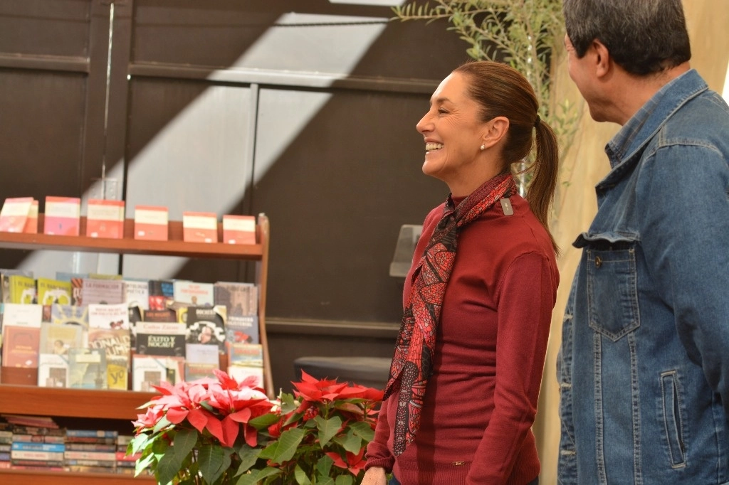 Claudia Sheinbaum, precandidata presidencial de Morena, PT y PVEM, se reunió con el ex gobernador panista Javier Corral Jurado en Chihuahua, el 3 de enero de 2024. Foto tomada de X @Javier_Corral
