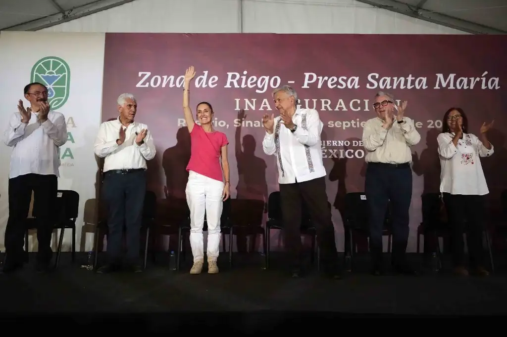 López Obrador reiteró su rechazo a que se abra la puerta a que gobiernos extranjeros busquen intervenir en asuntos de seguridad del país. Foto Presidencia.