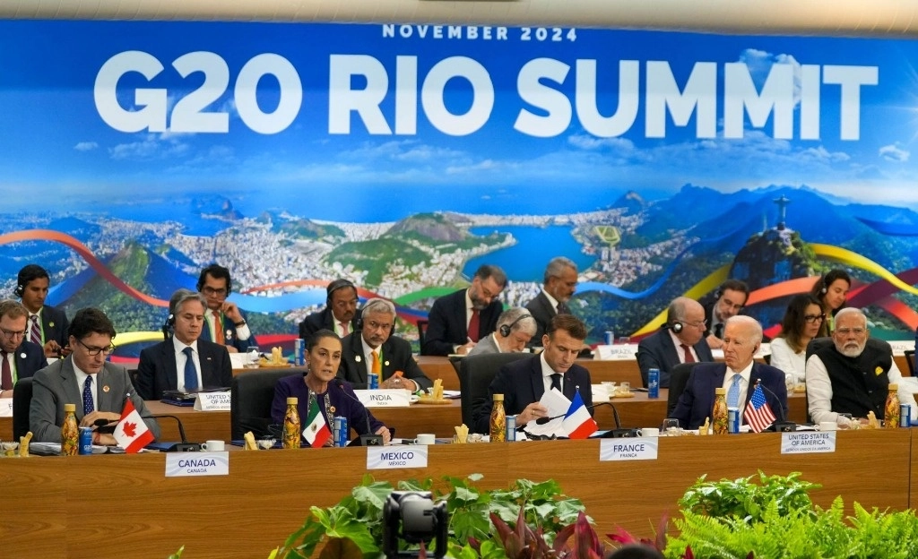 De izquierda a derecha: Claudia Sheinbaum, Emmanuel Macron y Joe Biden, presidenta de México y sus homólogos de Francia y EU, en la reunión del G-20, en Brasil. Foto Presidencia 