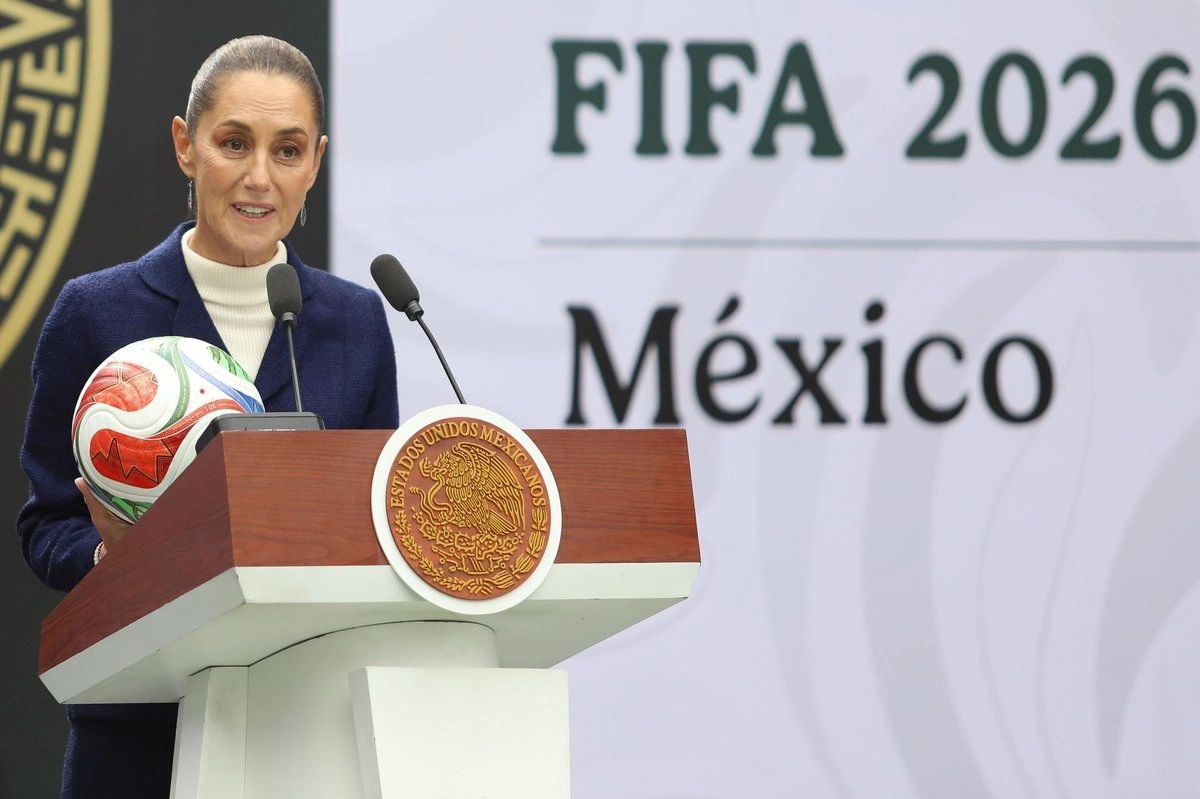 La presidenta Claudia Sheinbaum, durante una de sus conferencias de prensa, donde presentó la Copa del Mundo de la FIFA 2026. 