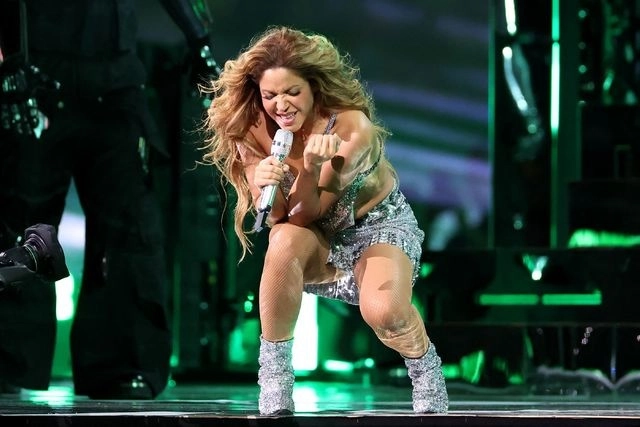 Como en los grandes espectáculos, Shakira se presentó en el medio tiempo de la final de la Copa América 2024. Foto Afp
