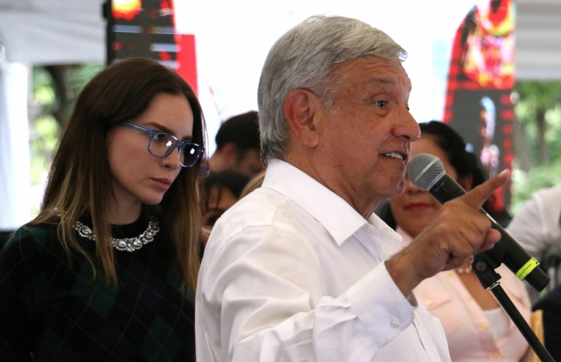La cantante Belinda fue una activa promotora de los apoyos en favor de López Obrador en su campaña presidencial. La imagen, durante un evento en Cuernavaca, en octubre de 2018. Foto Cuartoscuro 